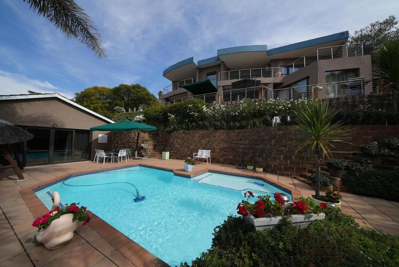 Over The Moon Guesthouse Johannesburg Dış mekan fotoğraf