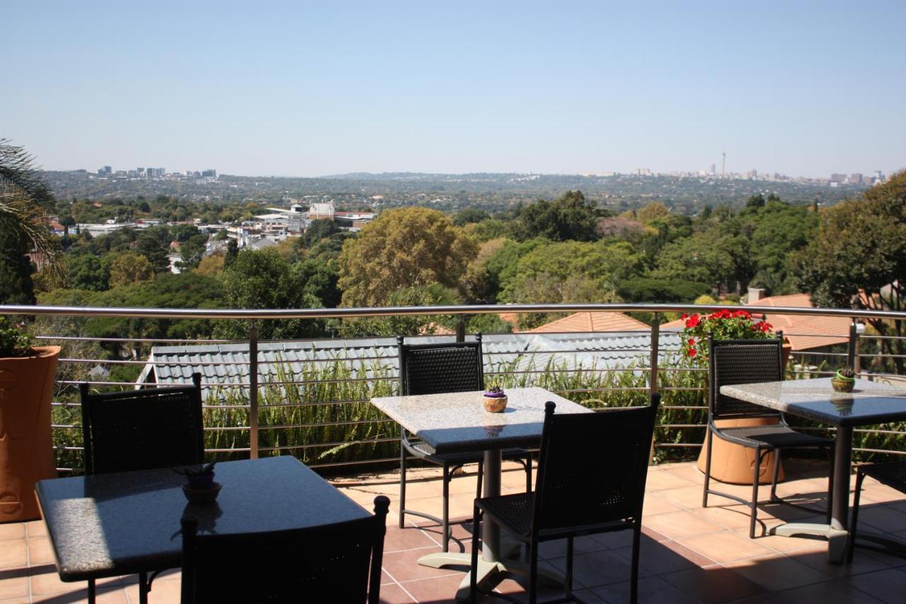 Over The Moon Guesthouse Johannesburg Dış mekan fotoğraf