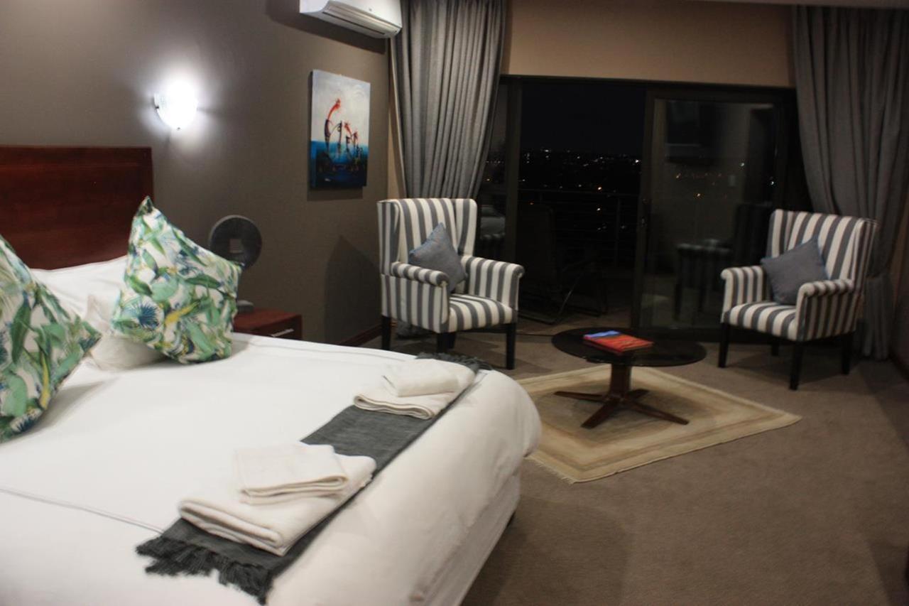 Over The Moon Guesthouse Johannesburg Dış mekan fotoğraf