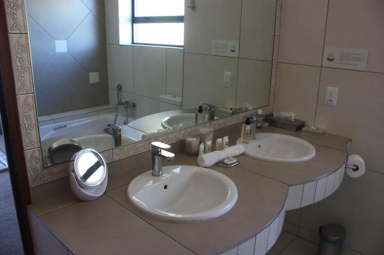 Over The Moon Guesthouse Johannesburg Dış mekan fotoğraf